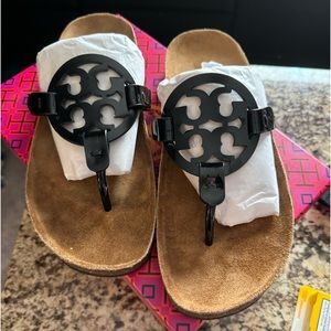 Tory Burch sandals. Miller Cloud shearling! Caramel corn buttermilk!